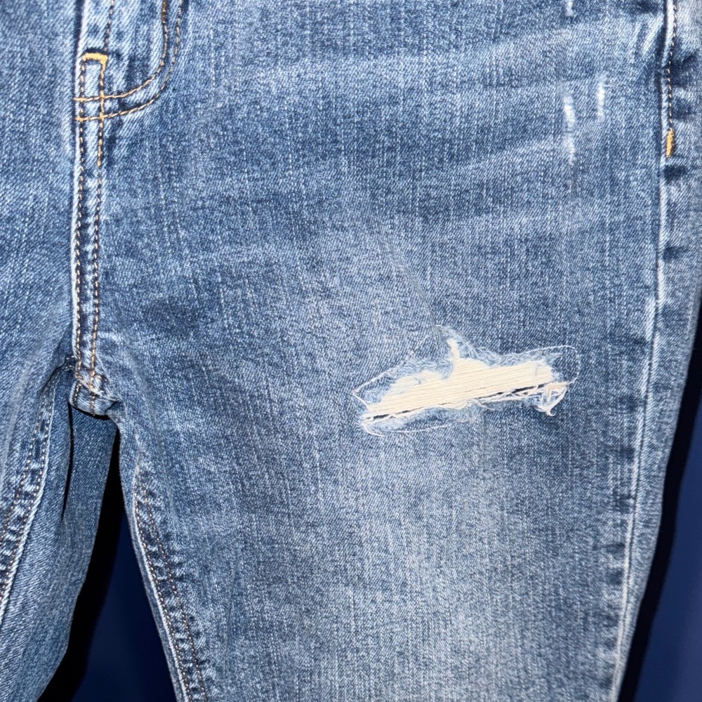 Old Navy -Mid-Rise Distressed Boyfriend Jeans – Size 6 - Picture 11 of 15